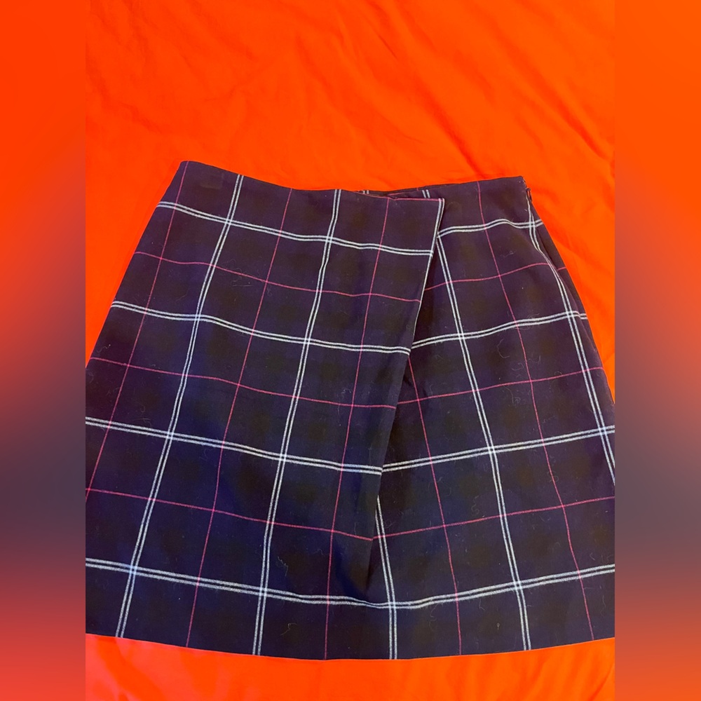 Banana Republic Navy Plaid Skirt with Pink and White Line Detailing